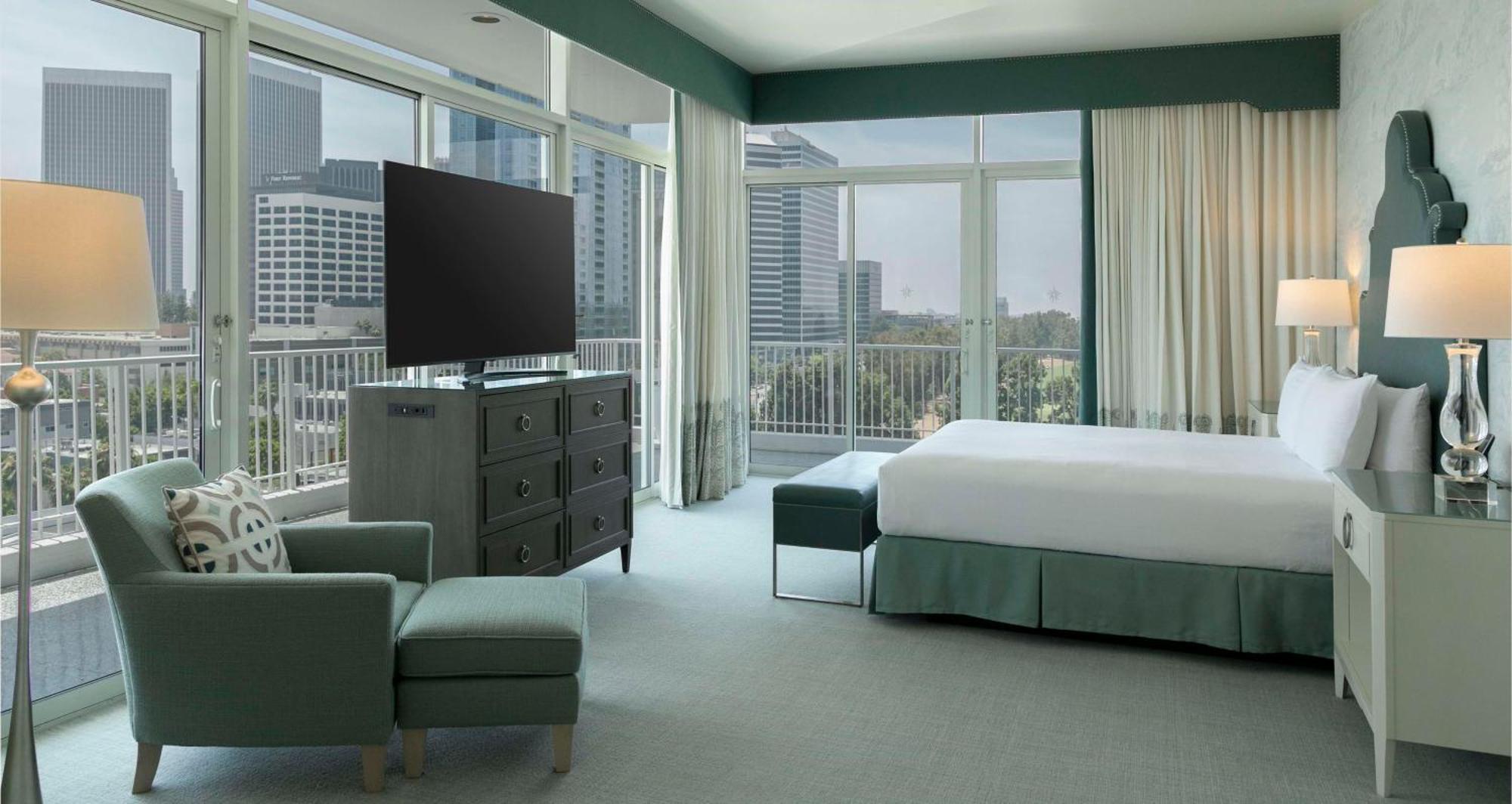 Penthouse Suite,1542663682:JPEG