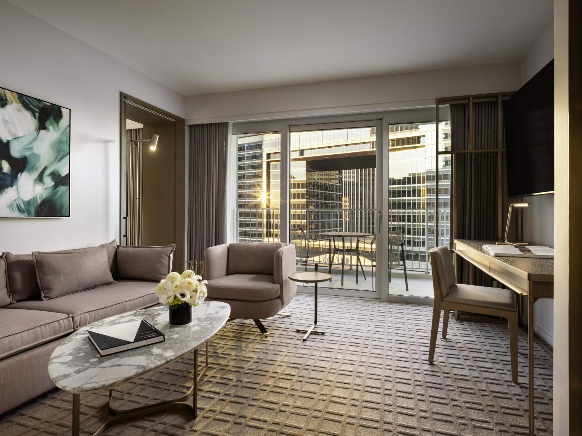 Fairmont Gold Signature One Bedroom Corner Suite Lounge Access Mobility Access